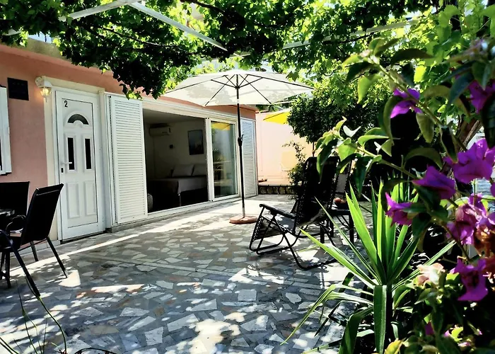 Διαμέρισμα Grande Vista - Lovely With Private Spacious Lush Mediterranean Patio And Sea View Τρογκίρ