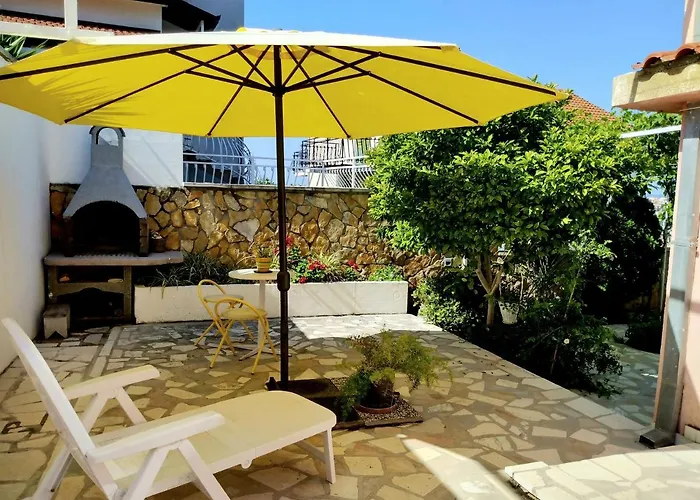Διαμέρισμα Grande Vista - Lovely With Private Spacious Lush Mediterranean Patio And Sea View *