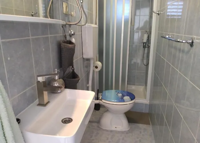 Grande Vista - Lovely With Private Spacious Lush Mediterranean Patio And Sea View Διαμέρισμα