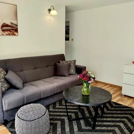 Apartman Grande Vista - Lovely With Private Spacious Lush Mediterranean Patio And Sea View Trogir