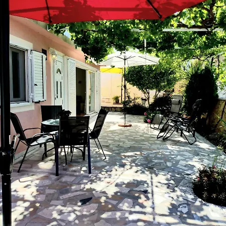 Apartman Grande Vista - Lovely With Private Spacious Lush Mediterranean Patio And Sea View *