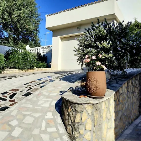Grande Vista - Lovely With Private Spacious Lush Mediterranean Patio And Sea View *