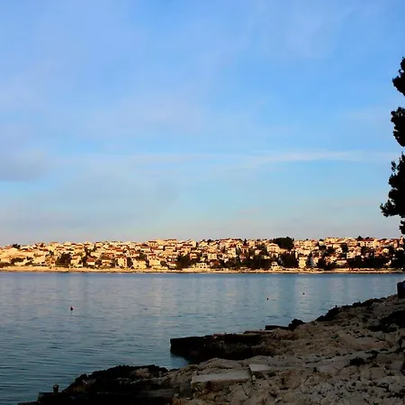 Apartment Grande Vista - Lovely With Private Spacious Lush Mediterranean Patio And Sea View Trogir