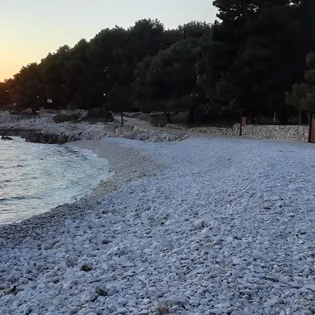 Grande Vista - Lovely With Private Spacious Lush Mediterranean Patio And Sea View 公寓 *