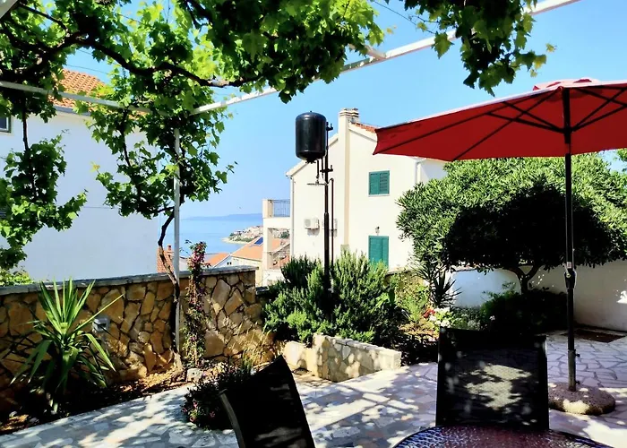 Grande Vista - Lovely With Private Spacious Lush Mediterranean Patio And Sea View