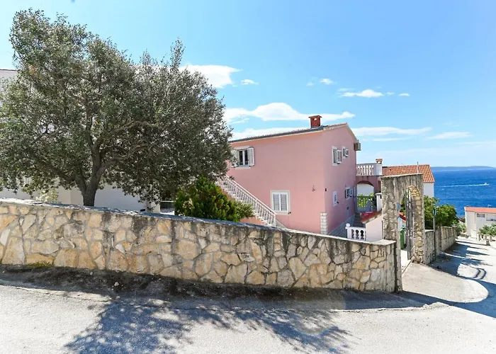 Grande Vista - Lovely With Private Spacious Lush Mediterranean Patio And Sea View *