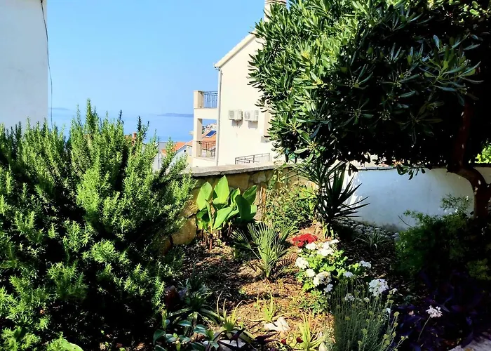 Grande Vista - Lovely With Private Spacious Lush Mediterranean Patio And Sea View Appartement *