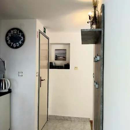 Grande Vista - Lovely With Private Spacious Lush Mediterranean Patio And Sea View *